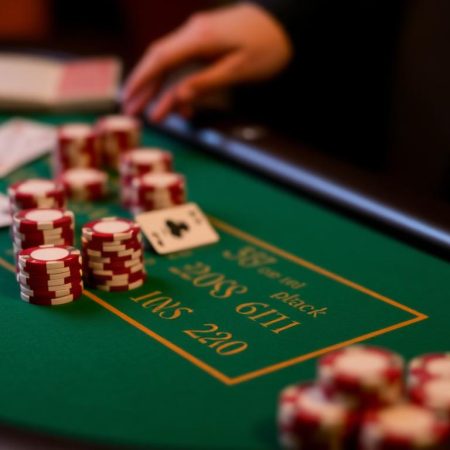 如何在網上體驗百家樂的刺激？